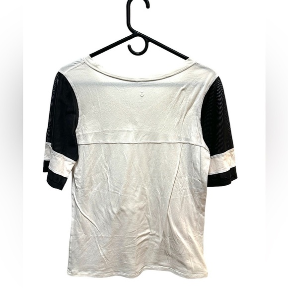 LULULEMON BLACK AND CREAM MESH SLEEVE JERSEY STYLE TOP - Picture 2 of 3